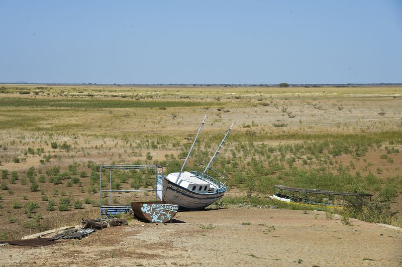 Remanso - Com a falta de chuva na nascente do Rio São Francisco, o reservatório de Sobradinho vive a maior seca de sua história (Marcello Casal jr/Agência Brasil)
