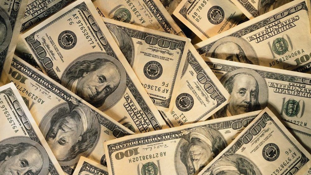 Sem função para reservas, país corre sério risco de jogar dólares fora