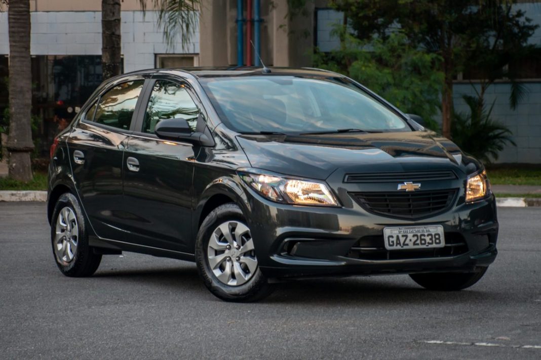 Novo Chevrolet Onix Joy chega com poucas mudanças Notibras