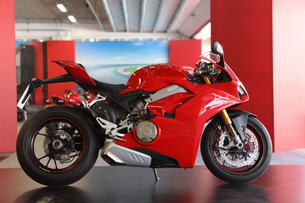 Ducati Panigale V4 S 2020 ganha asas da MotoGP; preço sobe a R$ 130 mil -  22/07/2020 - UOL Carros