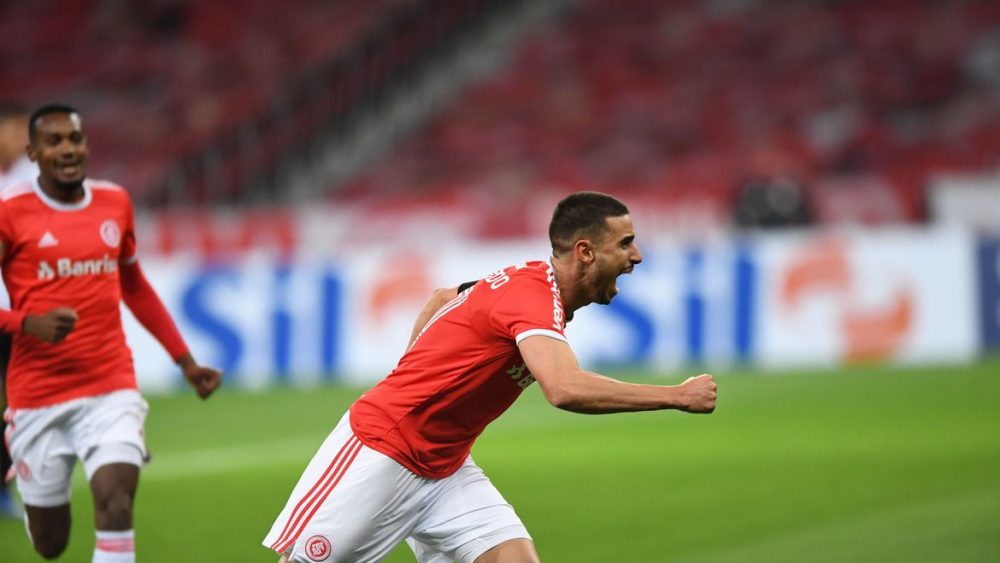 Internacional faz 3 no Atlético-GO e assume ponta | Notibras