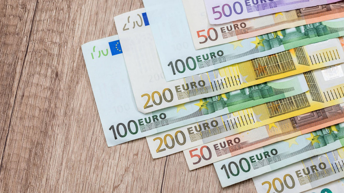 Валюта Европы. Валюта в Европе картинки. 35 Евро. Евро является валютой 19 стран картинки. Оплата счетов в евро